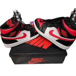 Jordan 1 Mid Varsity Red